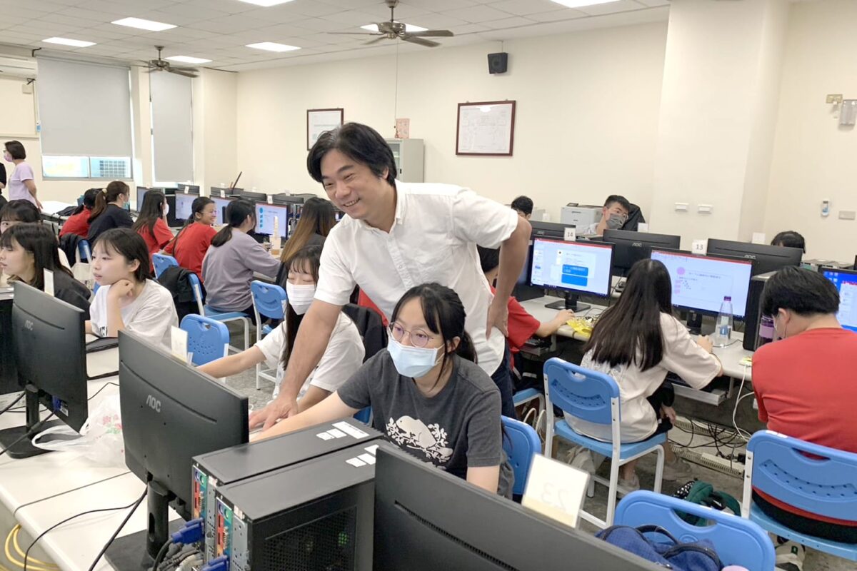 2024年5月11日 彰化學校-小論文簡報製作技巧